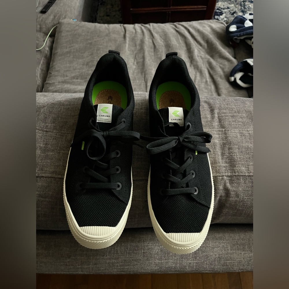 Cariuma canvas sneakers like new, not sure they have ever been worn ..